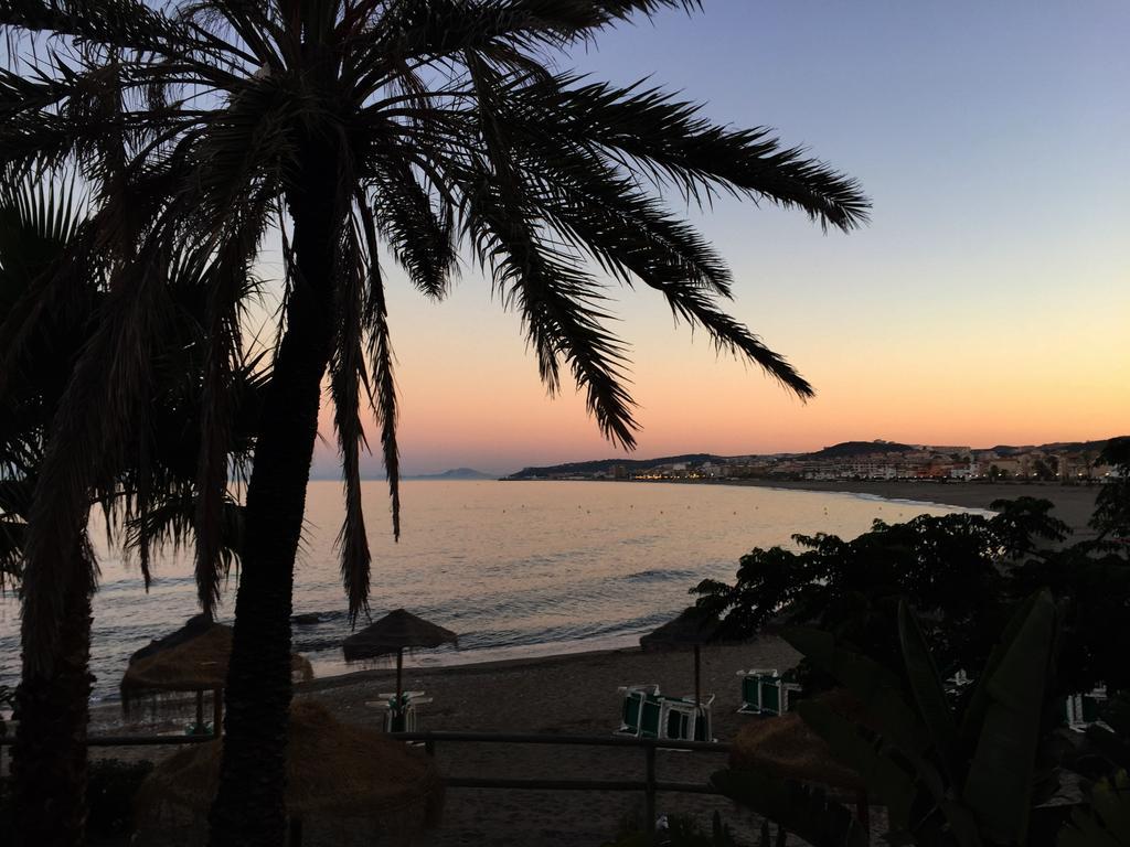 شقة Bahia De Casares إِستيبونا الغرفة الصورة