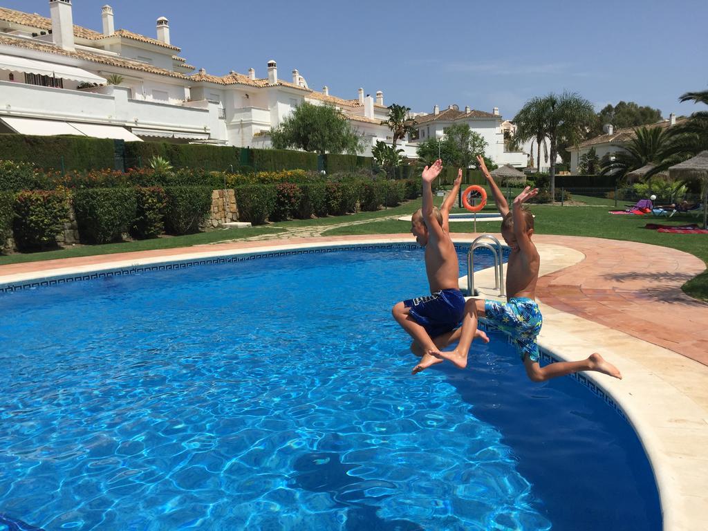 شقة Bahia De Casares إِستيبونا المظهر الخارجي الصورة